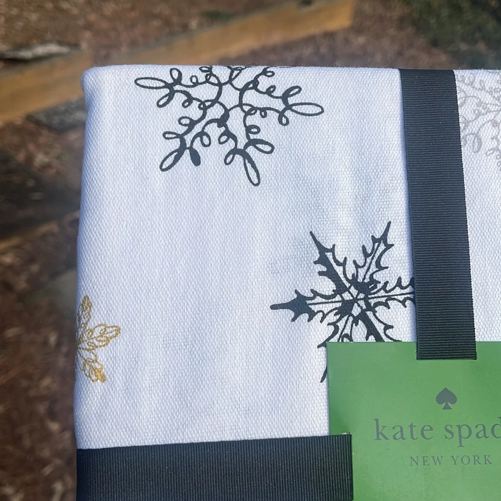 Kate Spade Snowflake Tablecloth 60 x 102 White w/ Black & Gold/Silver Cotton NWT